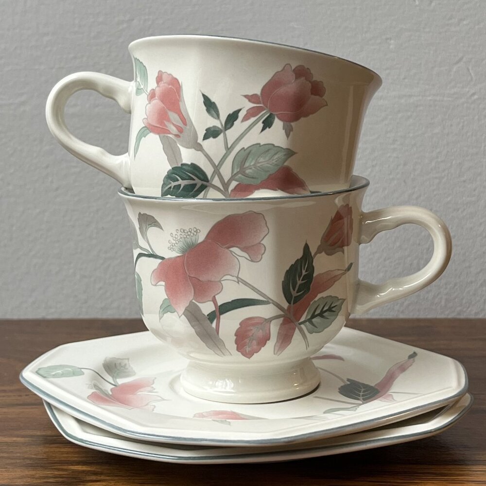Mikasa Continental Silk Flowers Octagonal 2 Tea Cups and 2 Saucers F3003